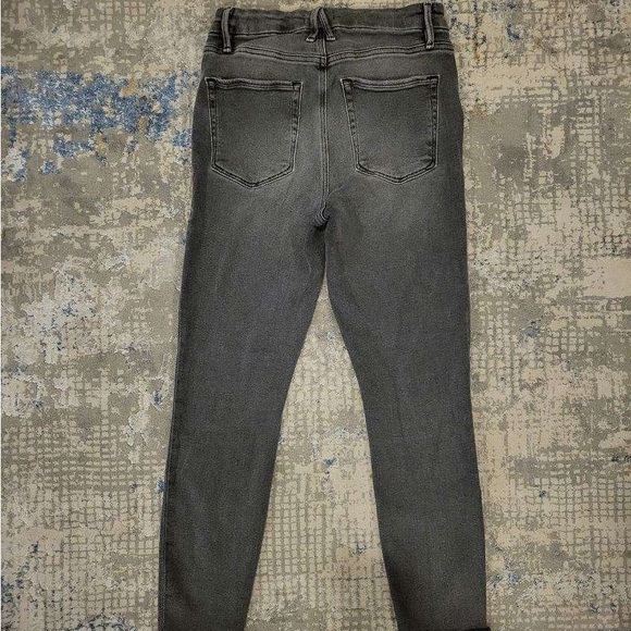 Good American - Good Waist Gray Cropped Jeans Size 6/28 in Excellent Condition!! - Picture 4 of 5